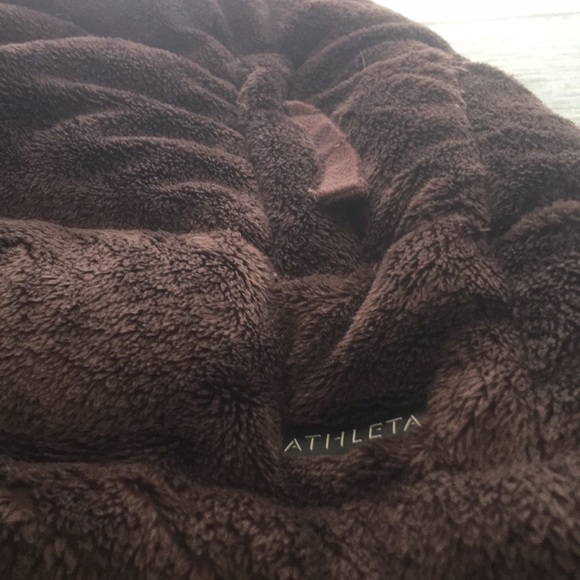 Athleta Goose Down Faux Fur Puffer Vest - Picture 4 of 7